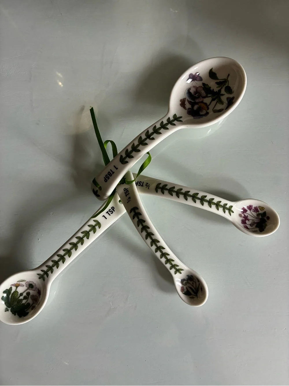 Botanical Floral Ceramic Measuring Spoon Set - White with Green Leaf Accents